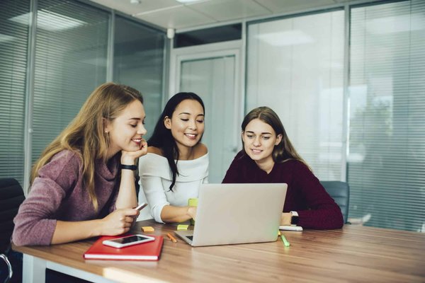 Le marketing sur les médias sociaux : la SMMA et la Formation SMMA