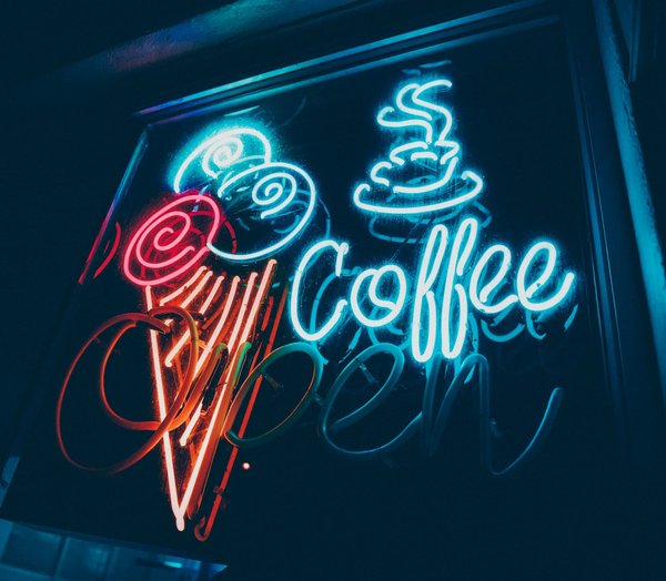 Illuminez votre entreprise : les atouts d'une enseigne lumineuse