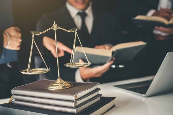 Les missions d'un avocat pour influenceur dans les domaines de droit et de marketing